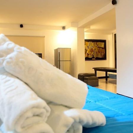 آنغلوس V.F. Four Season Hotel المظهر الخارجي الصورة